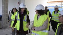 La conselleira de Vivienda, Mara Martnez Allegue, y la alcaldesa de Santiago, Goretti Sanmartn