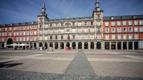 Prcticamente nula es la presencia de turistas en la Plaza Mayor de Madrid, icono turstico del pas