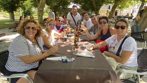 La comida popular de Sarria reunió una gran afluencia de gente procedente de diferentes lugares de España.