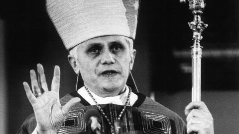 Joseph Ratzinger, cuando era arzobispo de Munich, durante una misa en Liebfrauendom, en febrero de 1982.