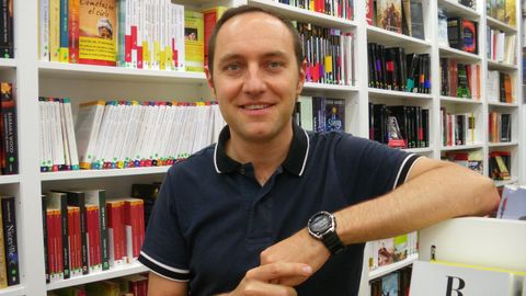 El ferrolano David Justo, librero de tercera generacin, es el propietario de las libreras Central Librera Real y Rosetta