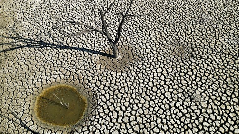 El embalse de Sierra Boyera, en la localidad cordobesa de Belmez, completamente vacío