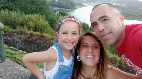 Contra t�do pron�stico, �ngela Su�rez ha podido formar una familia