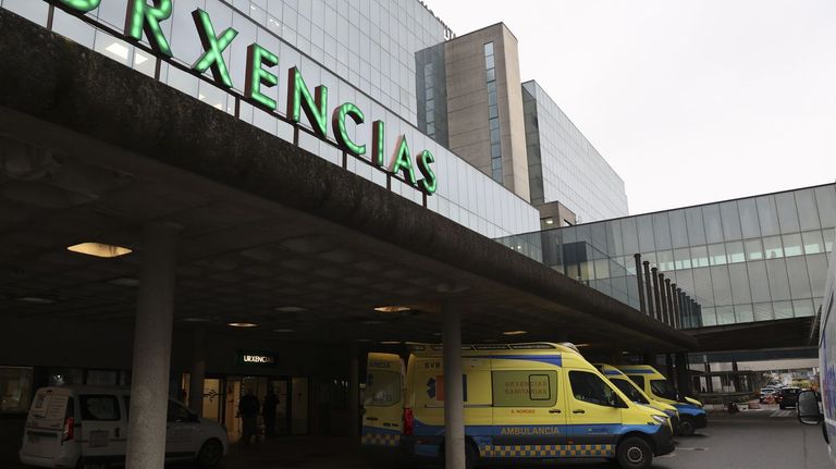 Sanidad prepara una norma para que los pacientes que rechacen operarse en un concertado sigan en la lista de espera oficial