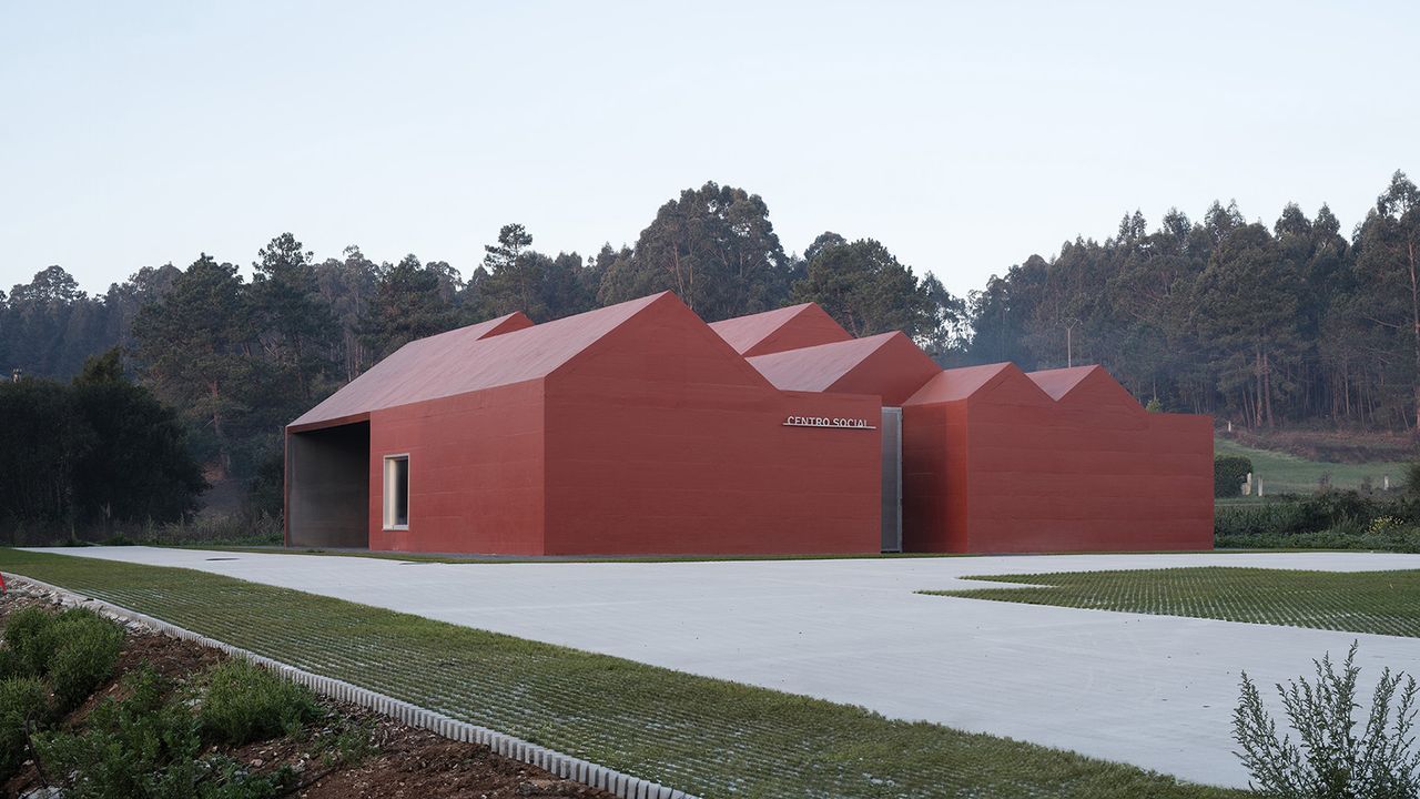 La UDC pone en valor su patrimonio arquitect�nico.Centro social de Goi�ns, Carballo