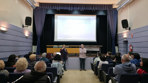 Presentaci�n del Plan de Barrios a los vecinos de La Luz-Villalegre.