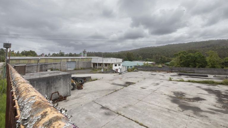 A la venta locales millonarios en Vimianzo, de Don Rodrigo a Caracas
