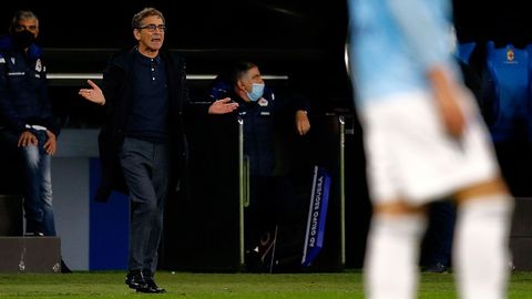 Fernando Vázquez era entrenador del Dépor en aquel derbi de la temporada 2020-21