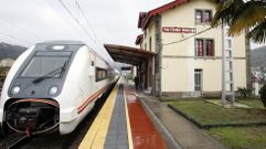 Un tren detenido en la estacin de San Clodio-Quiroga, en una imagen de archivo