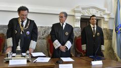 El fiscal general del Estado, el presidente del Tribunal Superior de Xustiza y el fiscal jefe provincial de A Coruña, este viernes en la toma de posesión de este último.