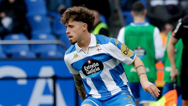 La conversión de Mario Soriano en pivote del Deportivo