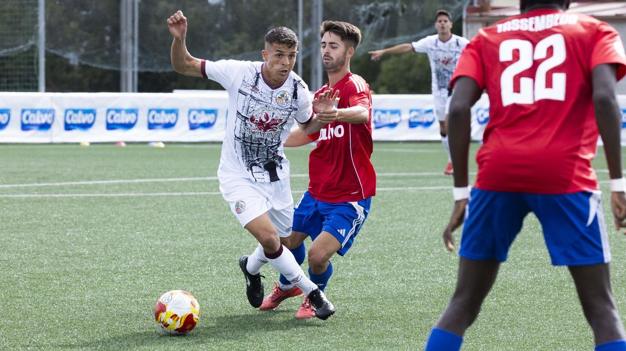 Iago Novo frente al Salamanca esta temporada.