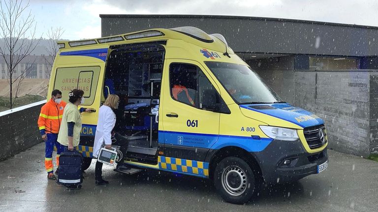 Muere un conductor al apearse de su coche en la A-55 en O Porriño