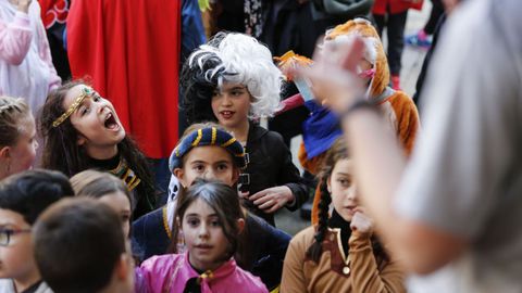 Os rapaces pasrono en grande na praza Maior de Ourense