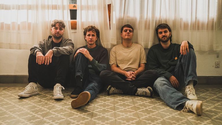 Querido: preguntas sin repuesta para musicar el fin de la juventud