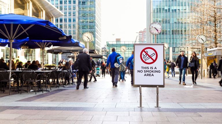 El veto al tabaco se convierte en ley para toda una generación británica