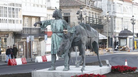 El tudense Juan Oliveira imaginó al rey Alfonso IX con su caballo. Fue quien otorgó la carta puebla a la villa.