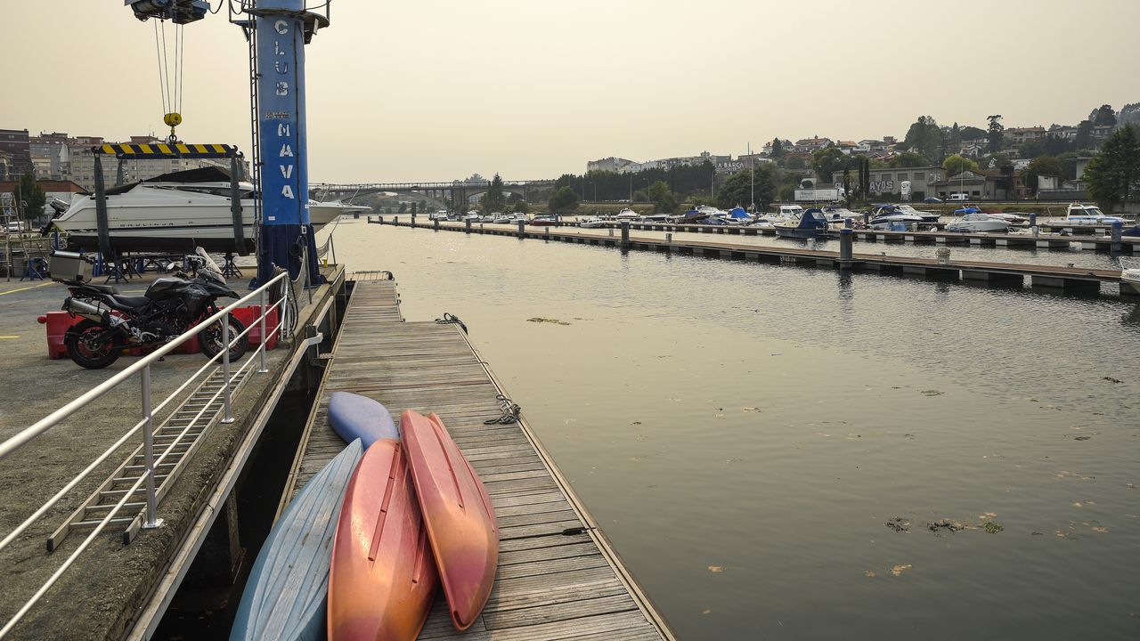 En la zona del Club Naval de Pontevedra el dragado del L�rez permitir� alcanzar una profundidad de 2,50 metros