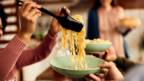 ¿Cuánto tiempo tienes que esperar para irte a dormir después de cenar?