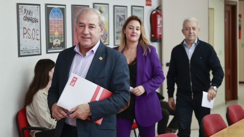 Tom junto a los parlamentarios del PSOE Patricia Otero y Luis lvarez
