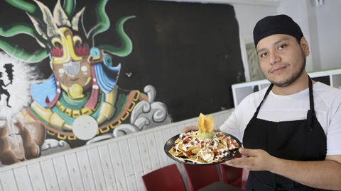 Yohem Rangel es uno de los tres propietarios del local México Lindo y su cocinero. 