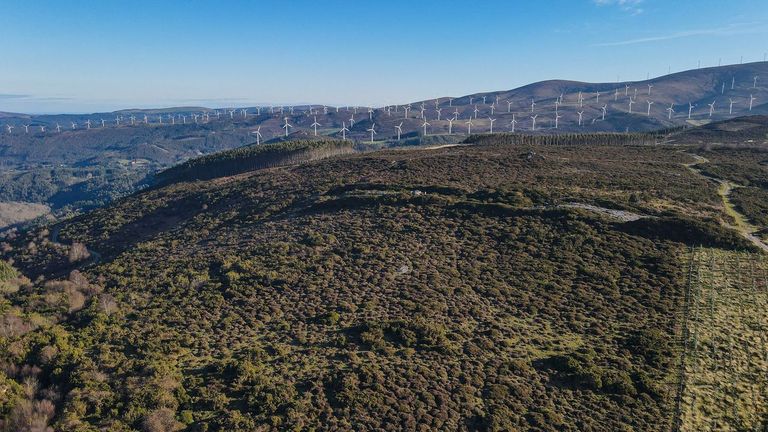 Vista de la zona de Silán donde está situado el yacimiento de feldespato que quiere explotar Urbas.