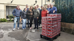 Acto de entrega de los 250 litros de Coca-Cola a la Cocina Econ�mica de Oviedo