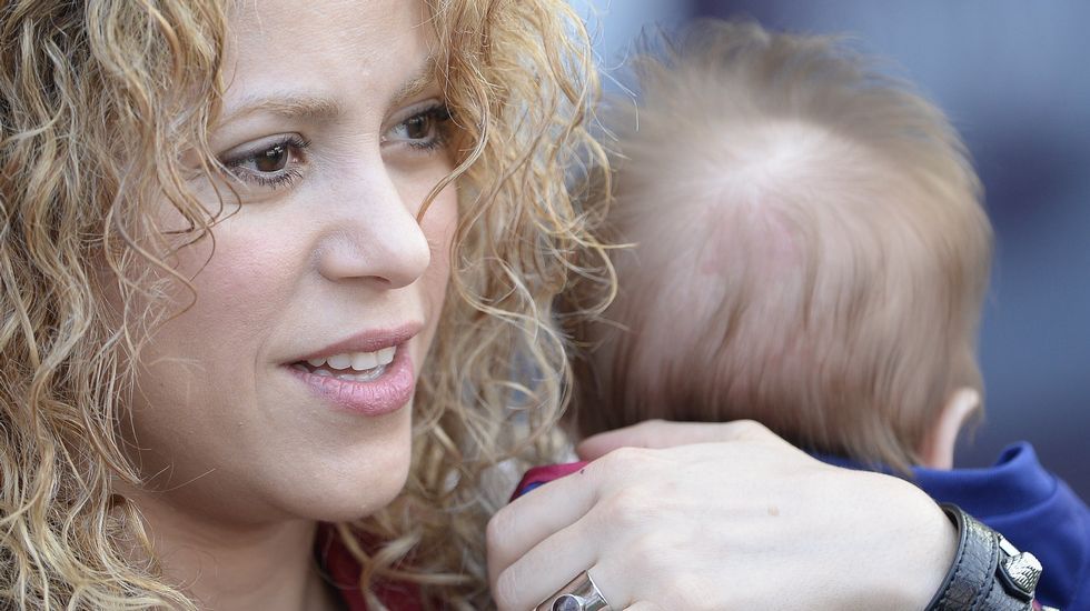 Shakira, con su hijo pequeo, durante un encuentro entre el Barcelona y el Valencia en abril del 2015.