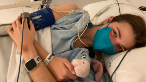 Anina, en una de sus varias estancias hospitalarias