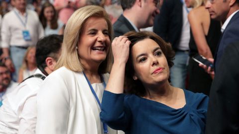 En su discurso, Santamaría ha anunciado que si gana propondrá a Fátima Báñez como secretarioa general del PP.