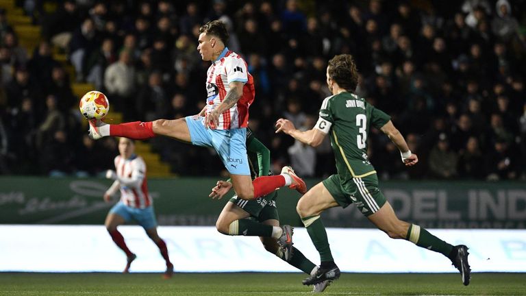 Álex Ortiz: «Deberíamos haber controlado un poco más el partido con el balón»