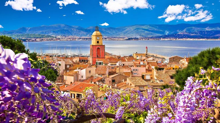 Dos escapadas: la Costa Azul francesa y un recorrido por festivales de música en Portugal