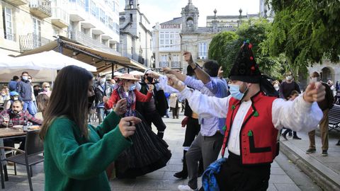El baile, pero sobre todo la música, fueron los protagonistas de este extraño Domingo das Mozas