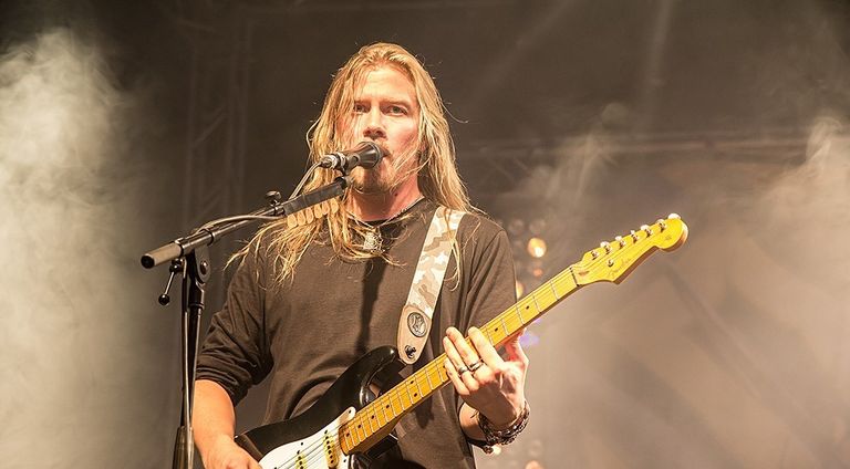 Thobbe Englund, guitarrista de Sabaton: «Hay profesores que usan nuestras canciones para enseñar en la escuela»