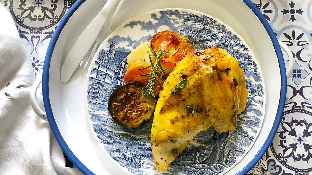 �Adios r�os, adi�s fontes� cantado e tocado ao chelo dende Basilea�por una int�rprete de Sanxenxo.A editora estadounidense nacida en Galicia Teresa Mlawer