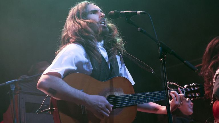 Carlos Ares, finalista de los Premios Ruido 2026 por «La boca del lobo»