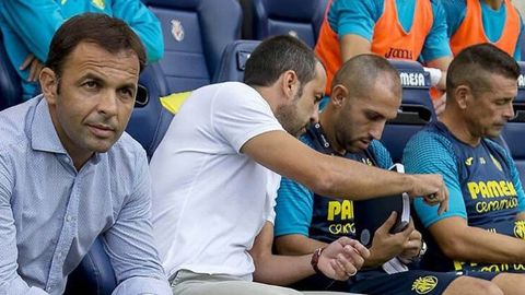 Javi Calleja, a la izquierda, en su etapa en el Villarreal. Luismi Loro, el segundo por la derecha