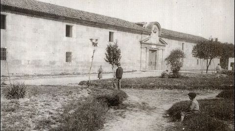 ANTES. Facultad de Bellas Artes de Pontevedra. Hace dos decenios que el antiguo cuartel de San Fernando pas a ser sede de los estudios de Artes.