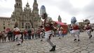El carnaval más tradicional llena de colorido Santiago
