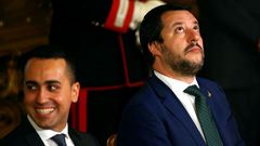 Matteo Salvini, a la derecha, junto a su compaero de gabinete Luigi di Maio, del Movimiento 5M