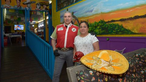 Los Farolitos es un restaurante de comida mexicana tradicional donde algunos viernes dos mariachis amenizan la velada