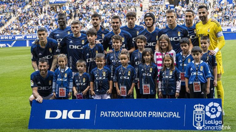 El once del Real Oviedo ante el Huesca