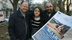 ngel Fernndez, Zaida Gonzlez y Roi Lpez, director y protagonistas de Sea girl, en el parque de San Lzaro
