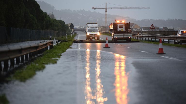 La autovía de Marín permanece cortada seis horas por tercer día consecutivo