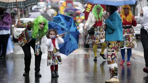 Desfile de comparsas del martes de carnaval en Monforte