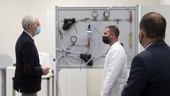 Conde, durante la visita al Centro Tecnolgico de Investigacin Multisectorial (Cetim), en Culleredo