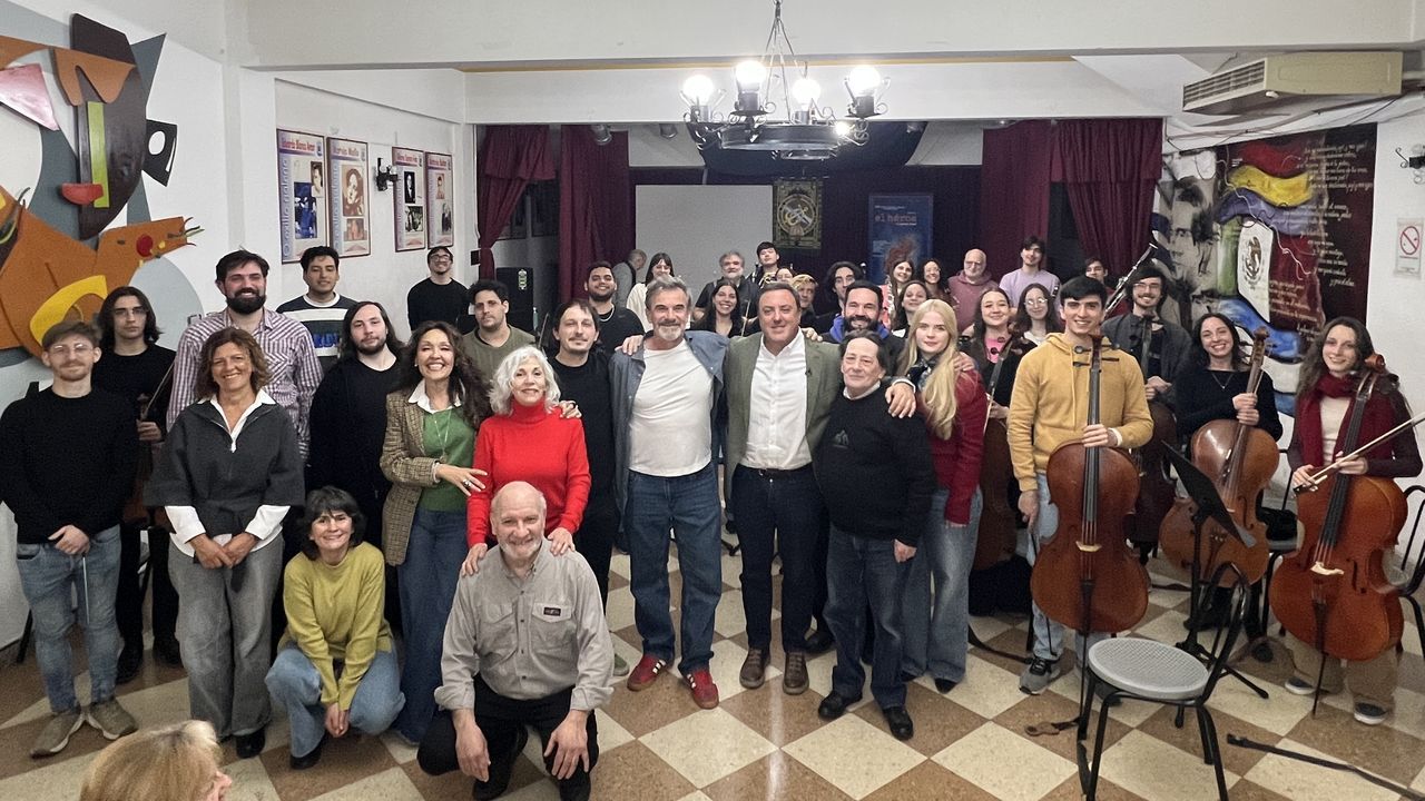 Gonz�lez Formoso visitou a sede da Federaci�ns de Asociaci�ns Galegas da Rep�blica Arxentina.