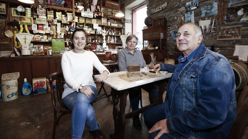 El �lbum del d�a.La avenida de Madrid de Lugo llena de nieble ayer hasta las primeras de la tarde