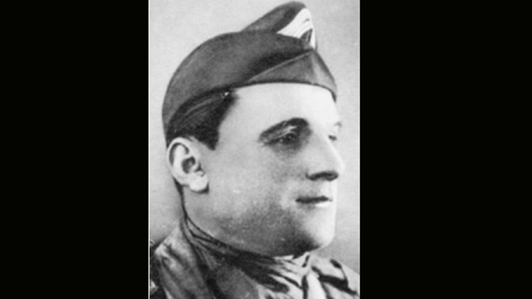 Alfred Woiznik, con uniforme de las fuerzas francesas libres y conocido como Coronel Maxine o Max Brings. Fue combatiente en España durante la Guerra Civil