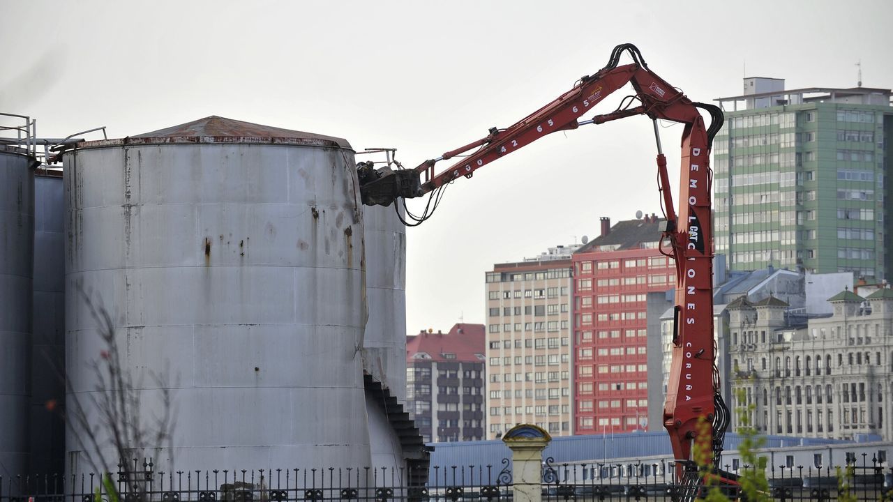 Demolición de los silos de Bunge en abril del 2021